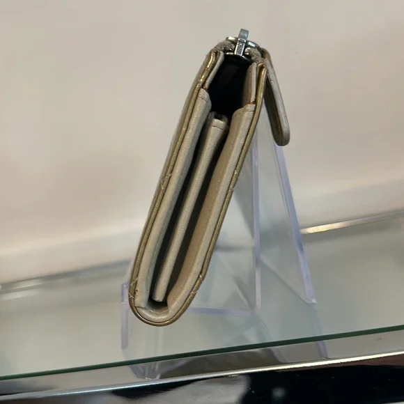 BLACK FRIDAY GIVEAWAY! Chanel Patent Leather Quilted Champagne Wallet - Picture 5 of 16